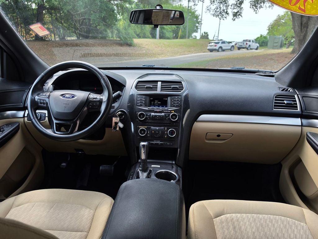 2017 Ford Explorer Base