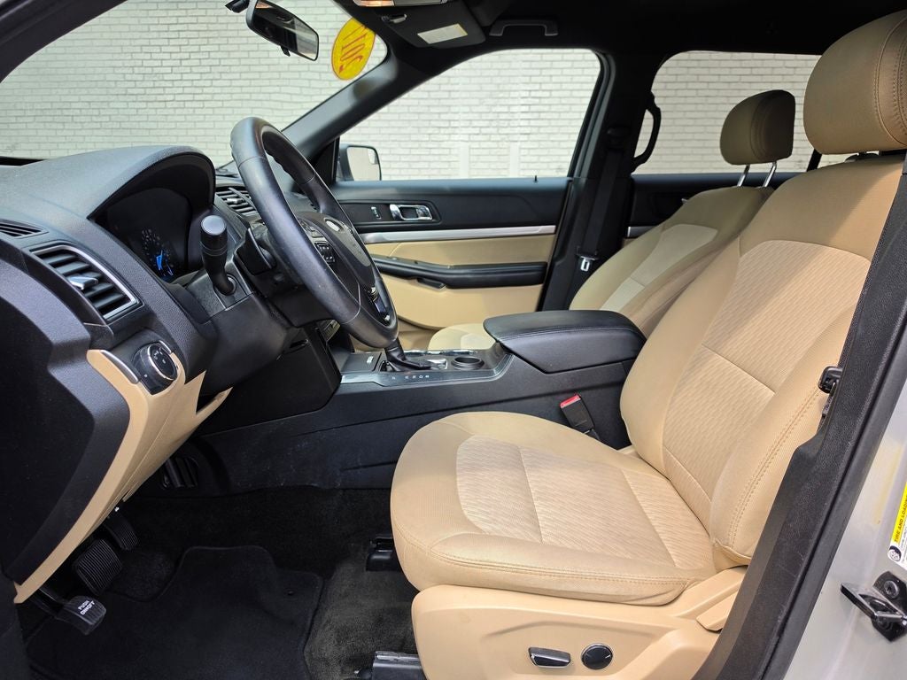 2017 Ford Explorer Base