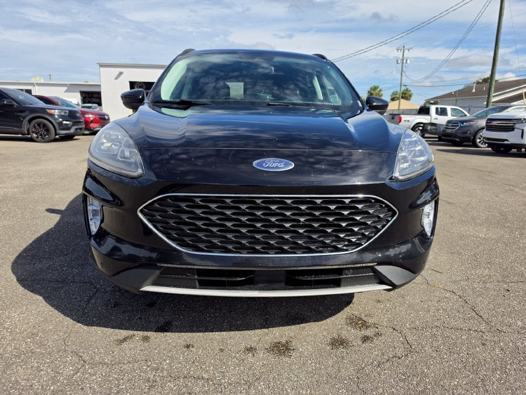 2022 Ford Escape Hybrid Titanium