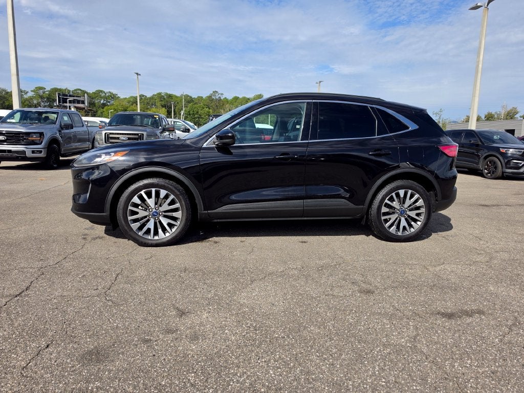 2022 Ford Escape Hybrid Titanium