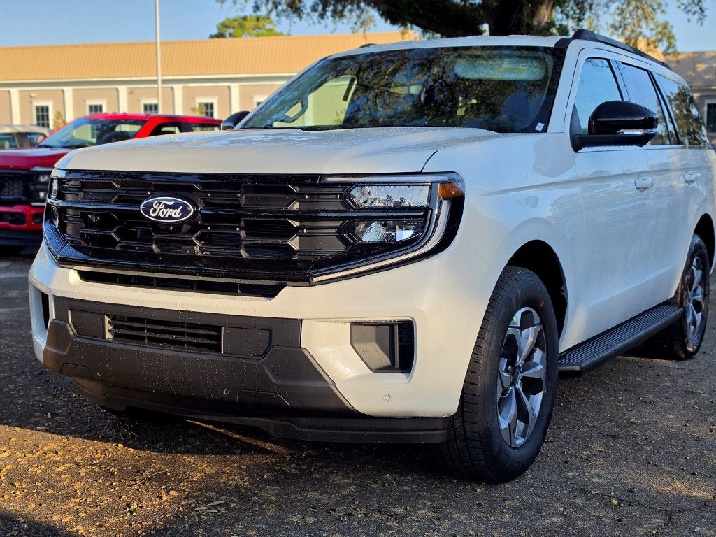 2027 Ford Expedition Active