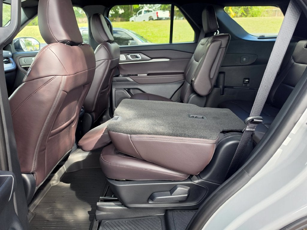 2027 Ford Explorer Platinum