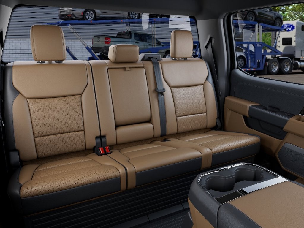 2027 Ford F-350SD F-350® Lariat®