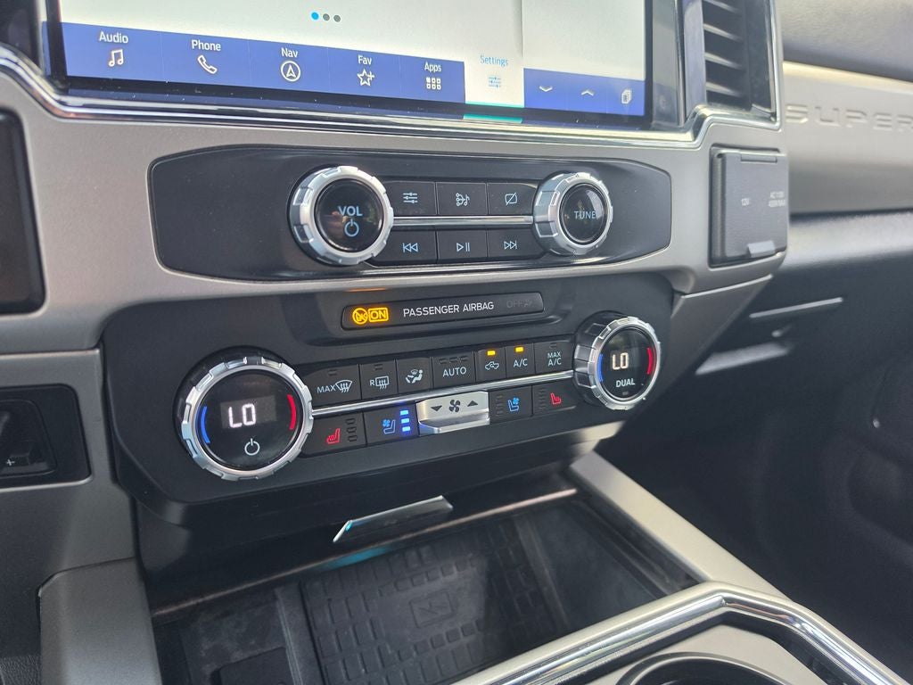 2022 Ford F-350SD Lariat