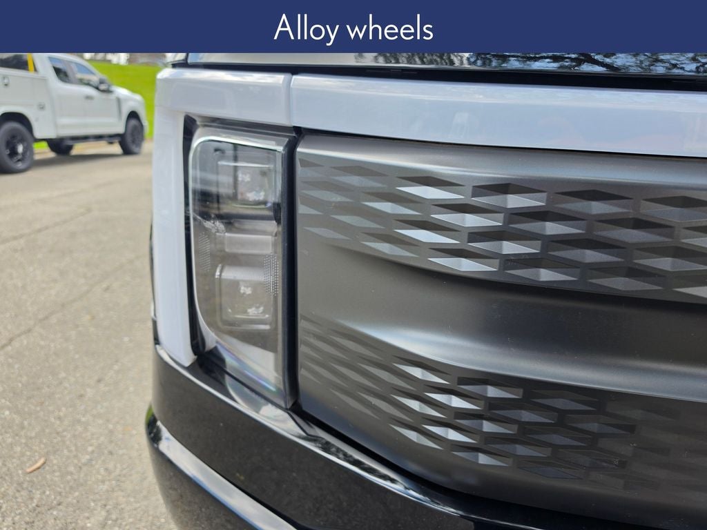 2023 Ford F-150 Lightning XLT
