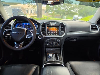 2022 Chrysler 300 Touring