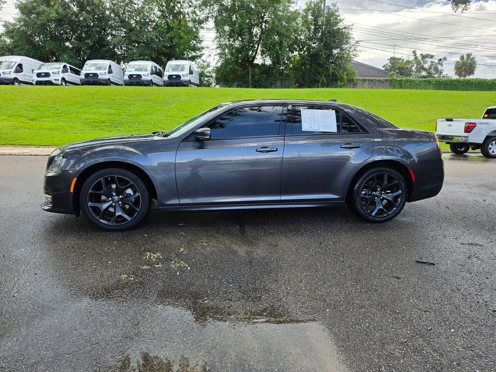 2022 Chrysler 300 Touring