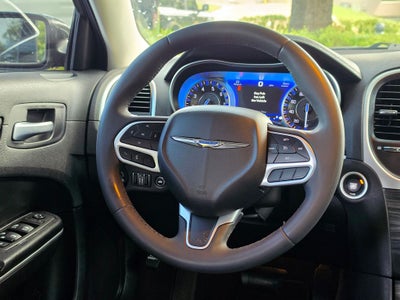 2022 Chrysler 300 Touring