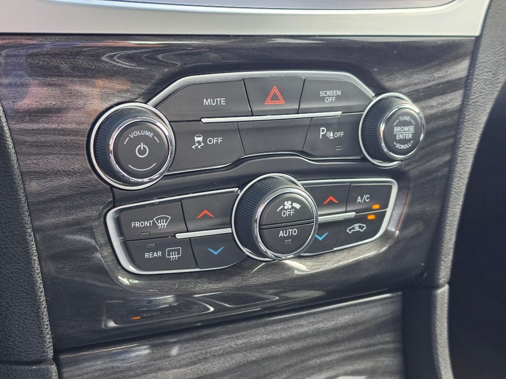 2022 Chrysler 300 Touring