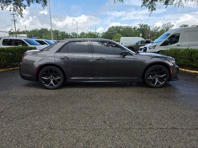 2022 Chrysler 300 Touring