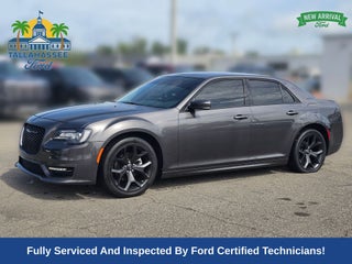 2022 Chrysler 300 Touring