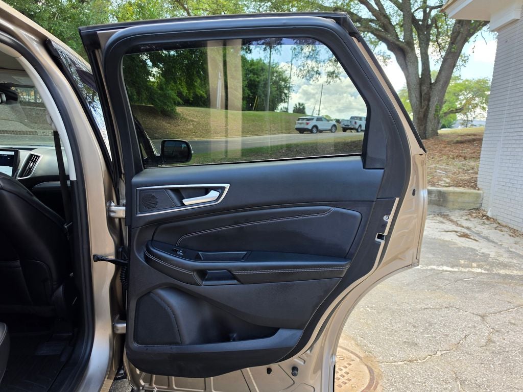 2021 Ford Edge Titanium