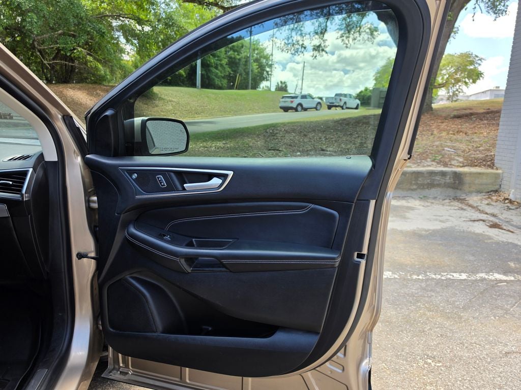 2021 Ford Edge Titanium