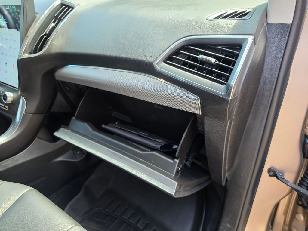 2021 Ford Edge Titanium