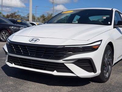 2025 Hyundai Elantra SEL Sport