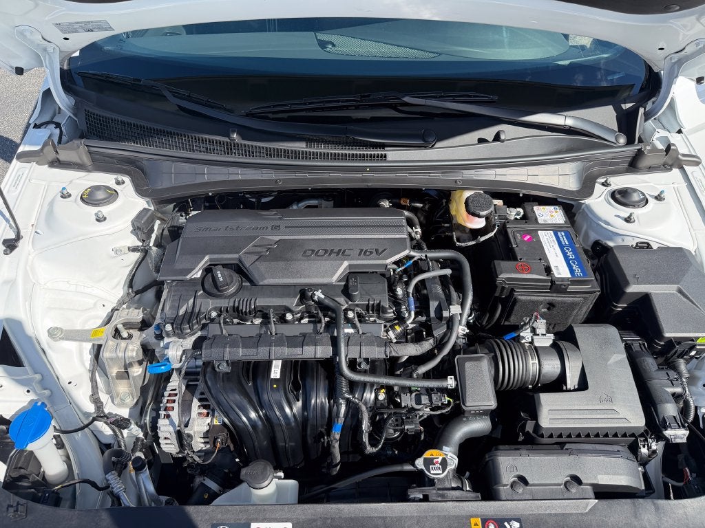 2025 Hyundai Elantra SEL - Photo 14