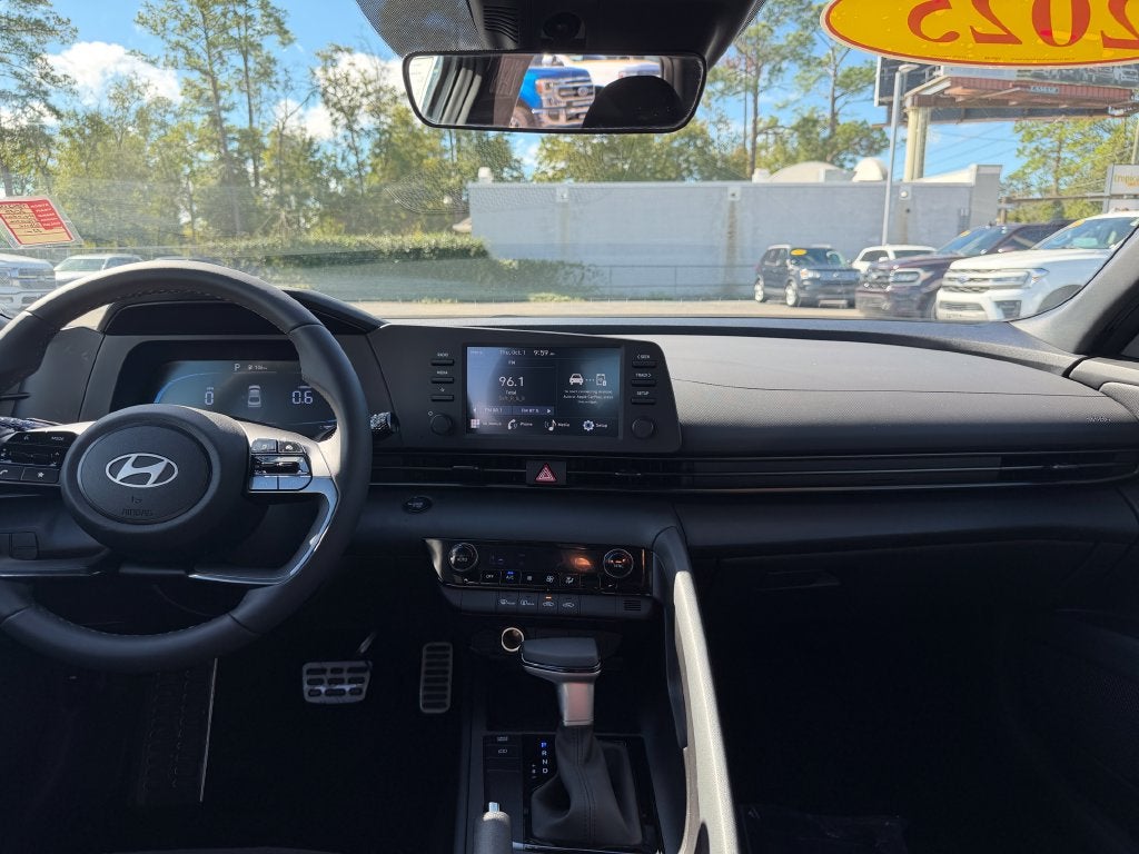 2025 Hyundai Elantra SEL - Photo 15