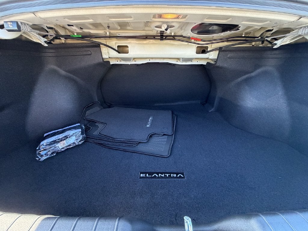 2025 Hyundai Elantra SEL - Photo 35