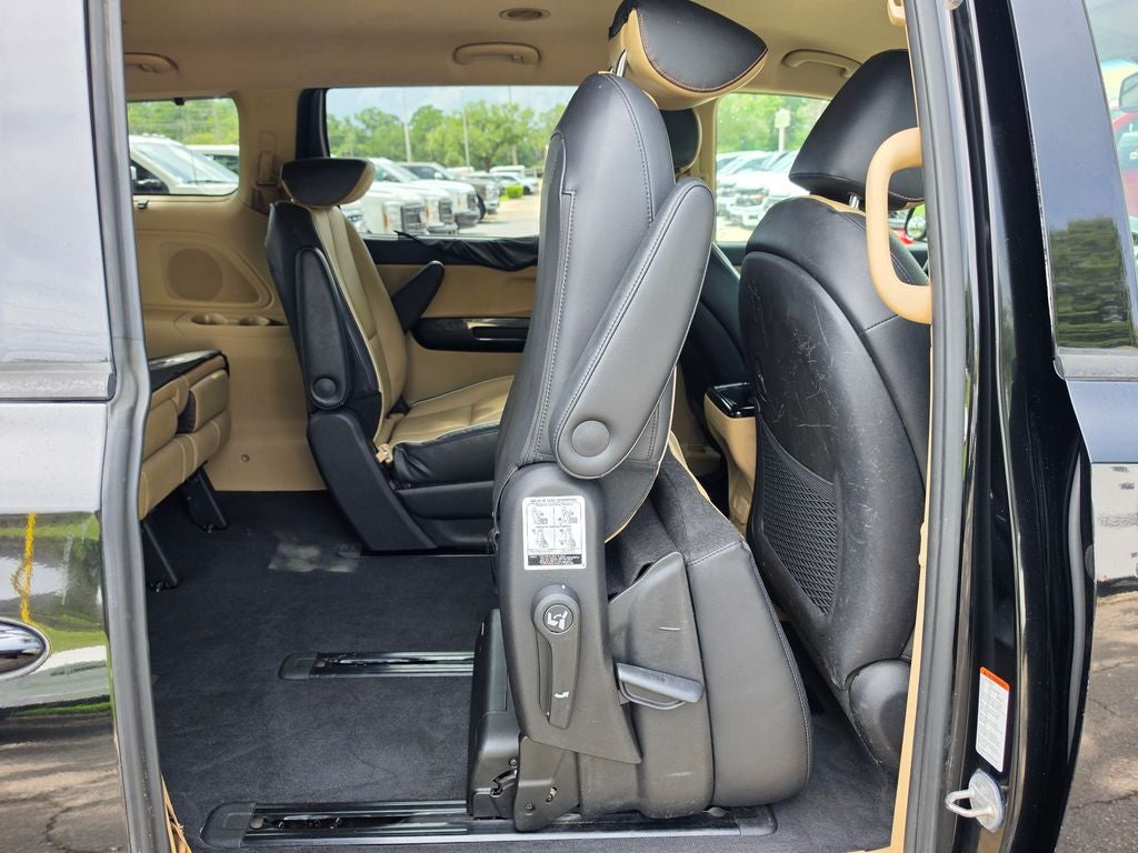 2016 Kia Sedona SX