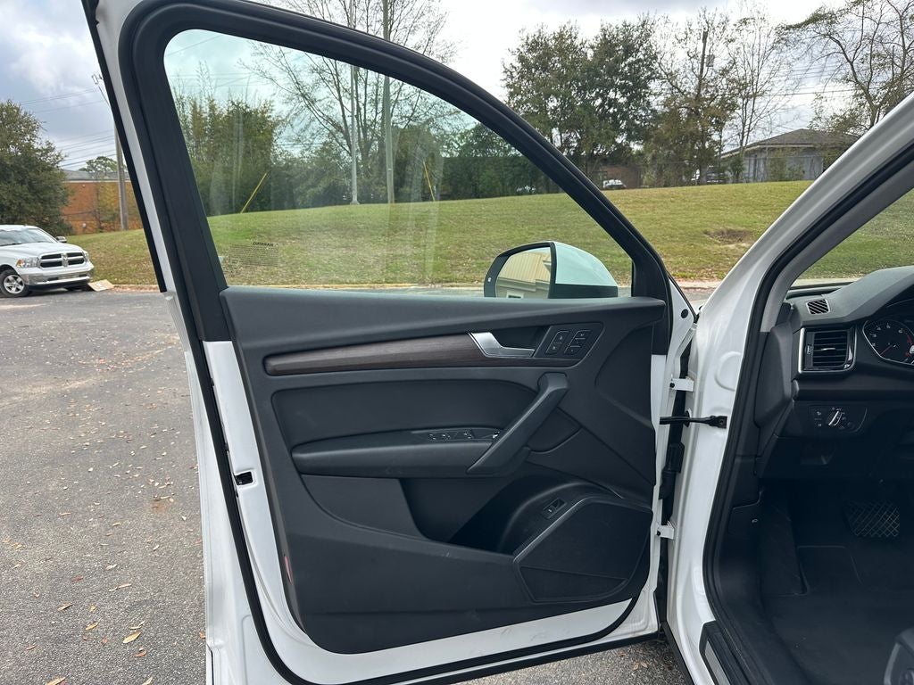 2022 Audi Q5 40 Premium quattro