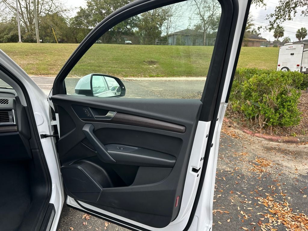 2022 Audi Q5 40 Premium quattro