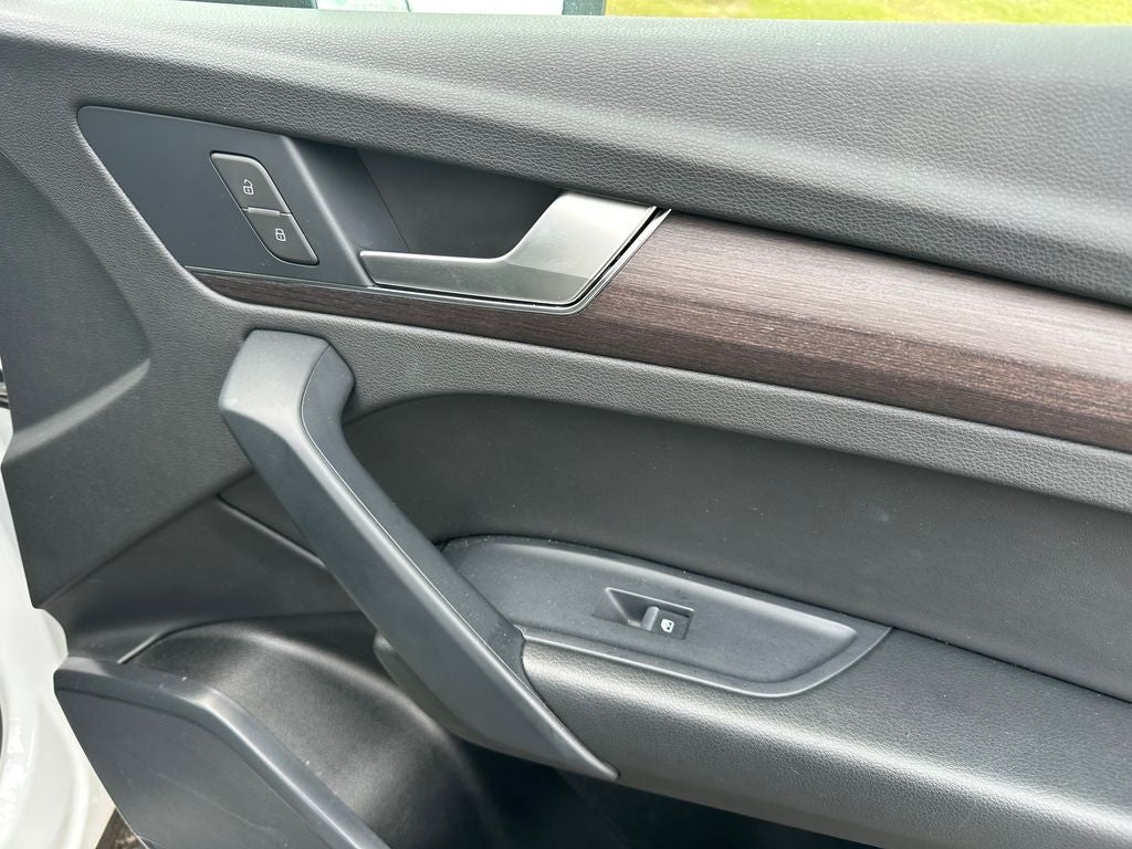 2022 Audi Q5 40 Premium quattro