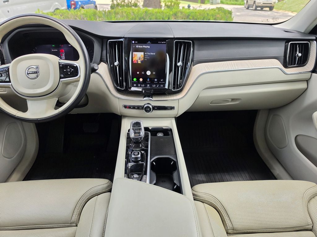 2022 Volvo XC60 B5 Inscription