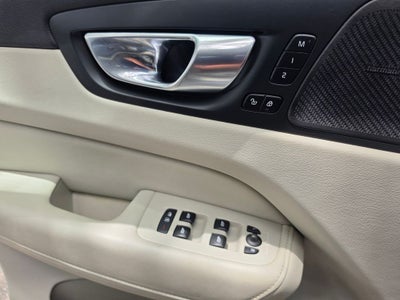 2022 Volvo XC60 B5 Inscription