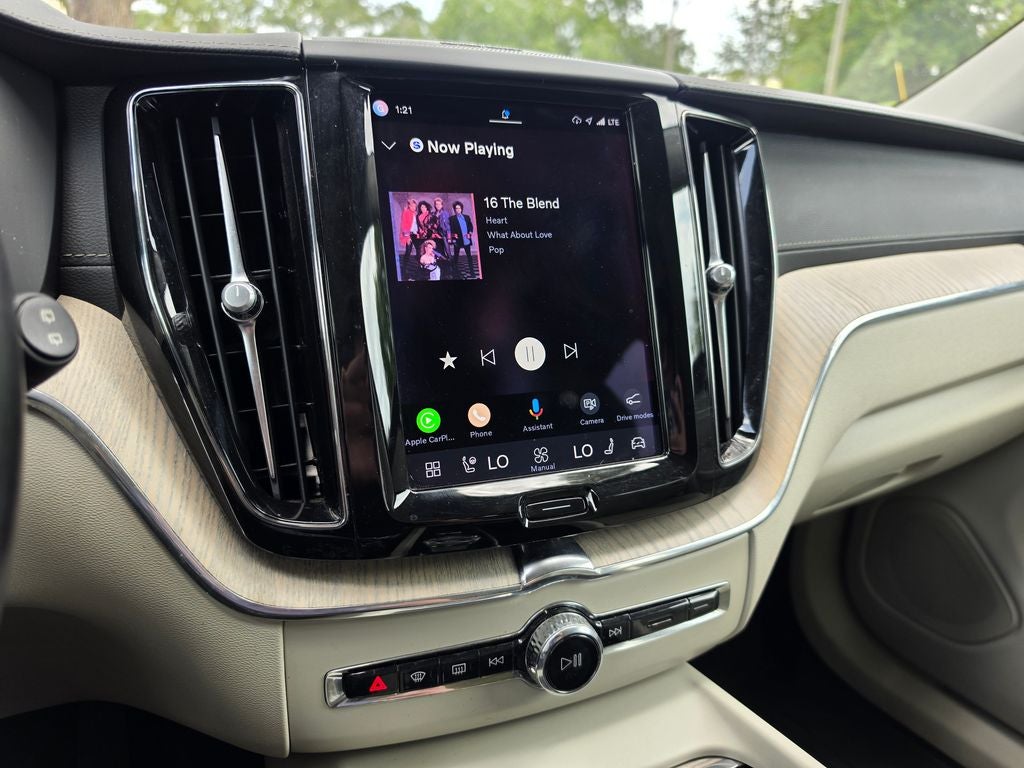 2022 Volvo XC60 B5 Inscription