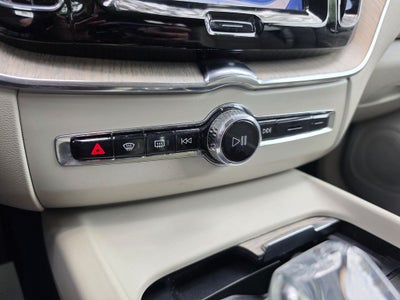 2022 Volvo XC60 B5 Inscription