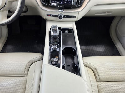 2022 Volvo XC60 B5 Inscription