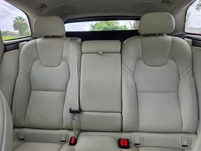 2022 Volvo XC60 B5 Inscription