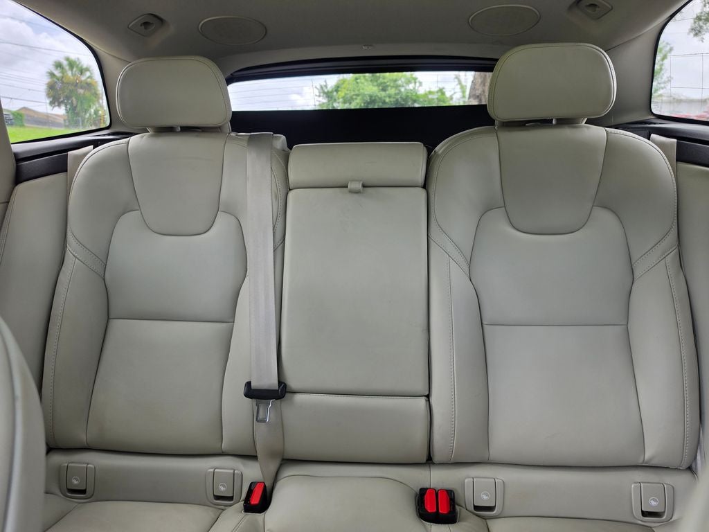 2022 Volvo XC60 B5 Inscription