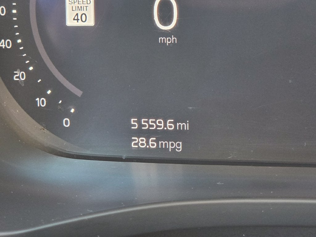 2022 Volvo XC60 B5 Momentum