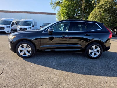 2022 Volvo XC60 B5 Momentum